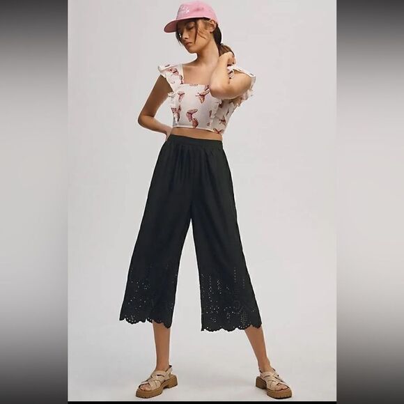 Anthro Wide Leg Eyelet Detail Crop Pants Size 2 - Picture 2 of 11